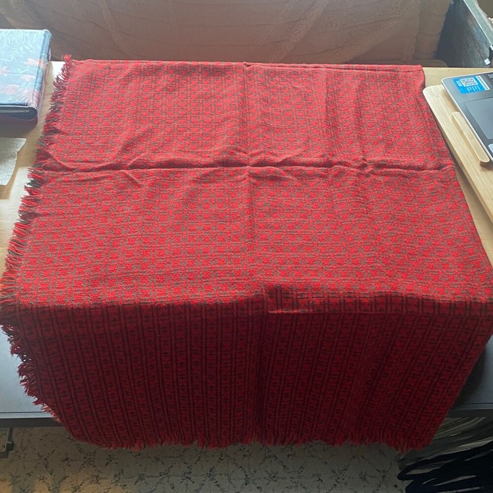 Elegant Red and Green Fringed Tablecloth